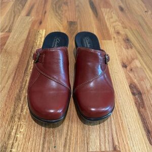 Clarks Bendables Slip-On Clogs in BurgundyRed sz 8.5